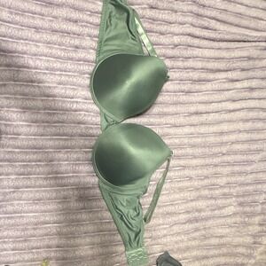 Just Be... Green Satin Underwire Padded T-Shirt Bra Adjustable Strap 40DD